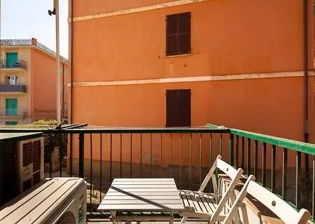 La Casa Dei Poeti מונטרוסו אל מארה